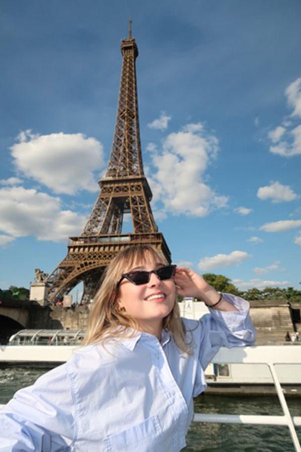 Student under Eiffel Tower